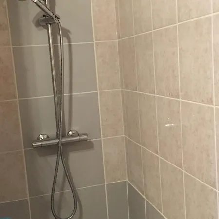 T2 Traversant Avec Balcons Et Parking Au Pouliguen - Fr-1-843-49