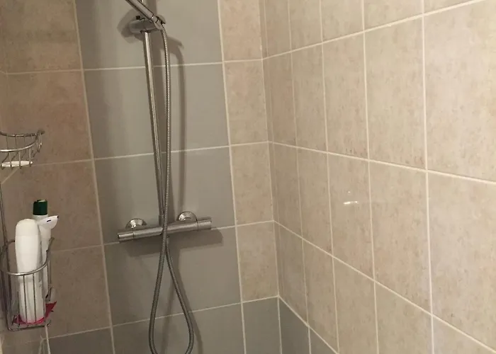 T2 Traversant Avec Balcons Et Parking Au Pouliguen - Fr-1-843-49